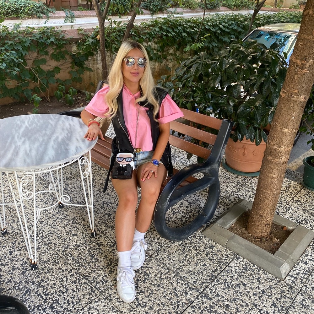 Meet your Posher, Negin